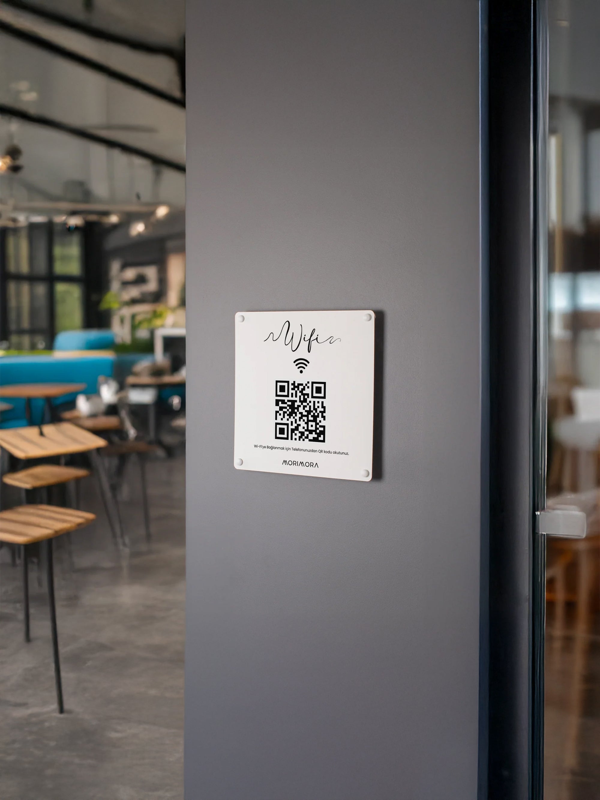 Wi-Fi Paylaşımını Kolaylaştıran Metal Tabela